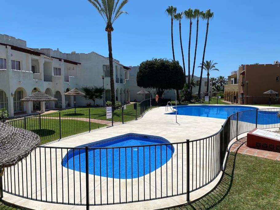 Apartamentos Rio Marinas 15 Playazo Beach Nerja Luaran gambar