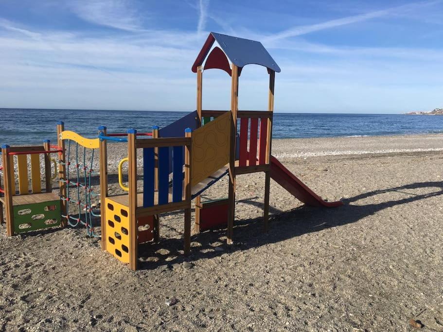 Apartamentos Rio Marinas 15 Playazo Beach Nerja Luaran gambar